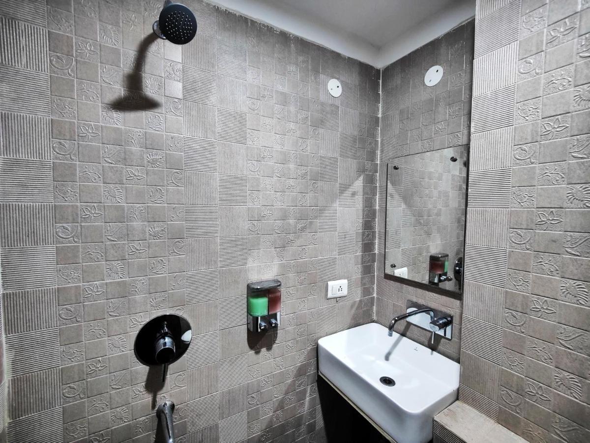 Hotel 21 Next To Chd Railway Station Chandīgarh Esterno foto