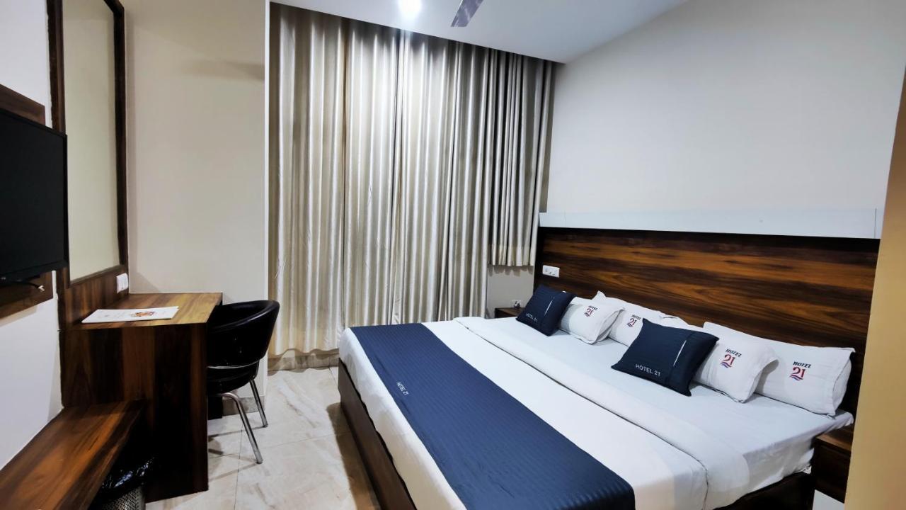 Hotel 21 Next To Chd Railway Station Chandīgarh Esterno foto