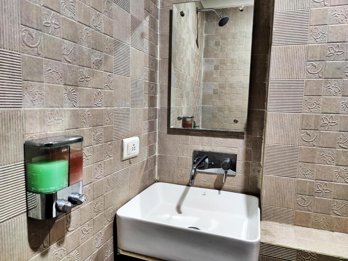 Hotel 21 Next To Chd Railway Station Chandīgarh Esterno foto