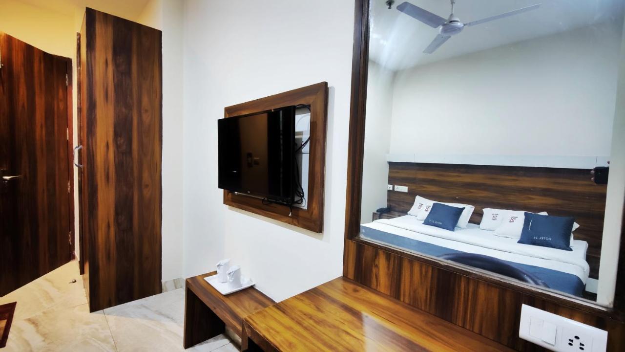 Hotel 21 Next To Chd Railway Station Chandīgarh Esterno foto