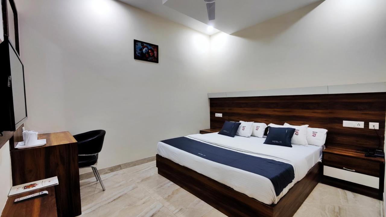 Hotel 21 Next To Chd Railway Station Chandīgarh Esterno foto