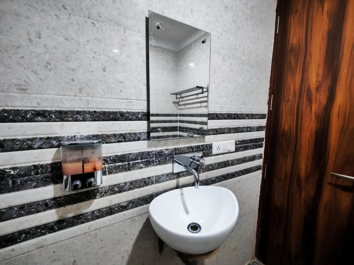 Hotel 21 Next To Chd Railway Station Chandīgarh Esterno foto
